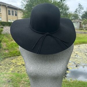 Women’s big brim felt hat,American Eagle  Outfitters brand